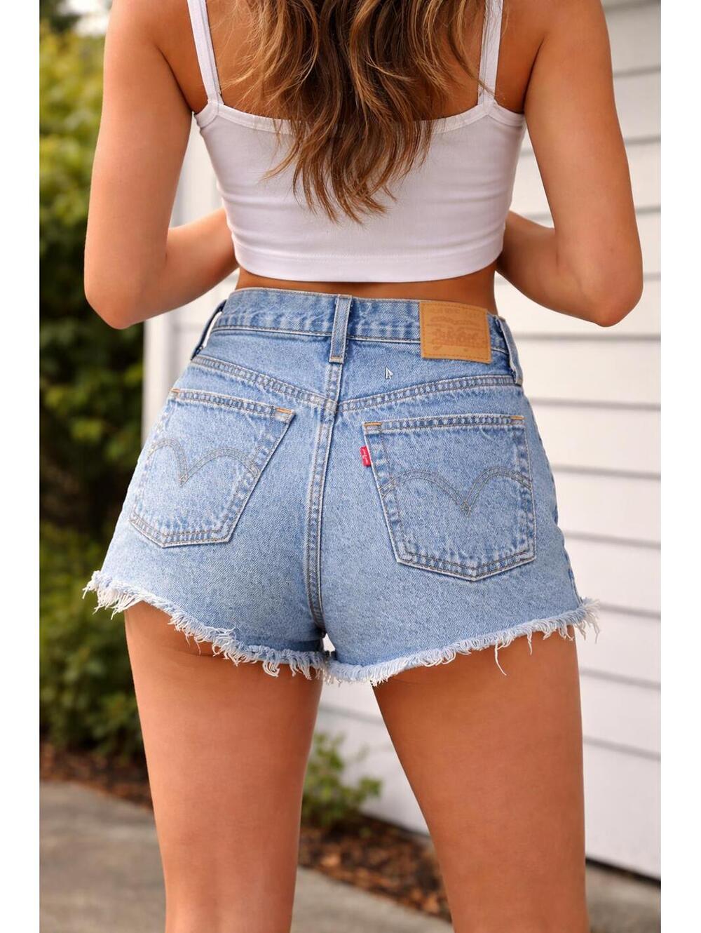 Levi’s Premium 501 Distressed Cutoff Denim Shorts Light Wash W27